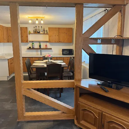 Team Haus Fuer 11 Personen 아파트